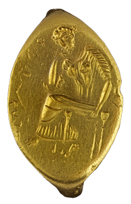 Anillo con mujer sentada, posiblemente Penélope. 